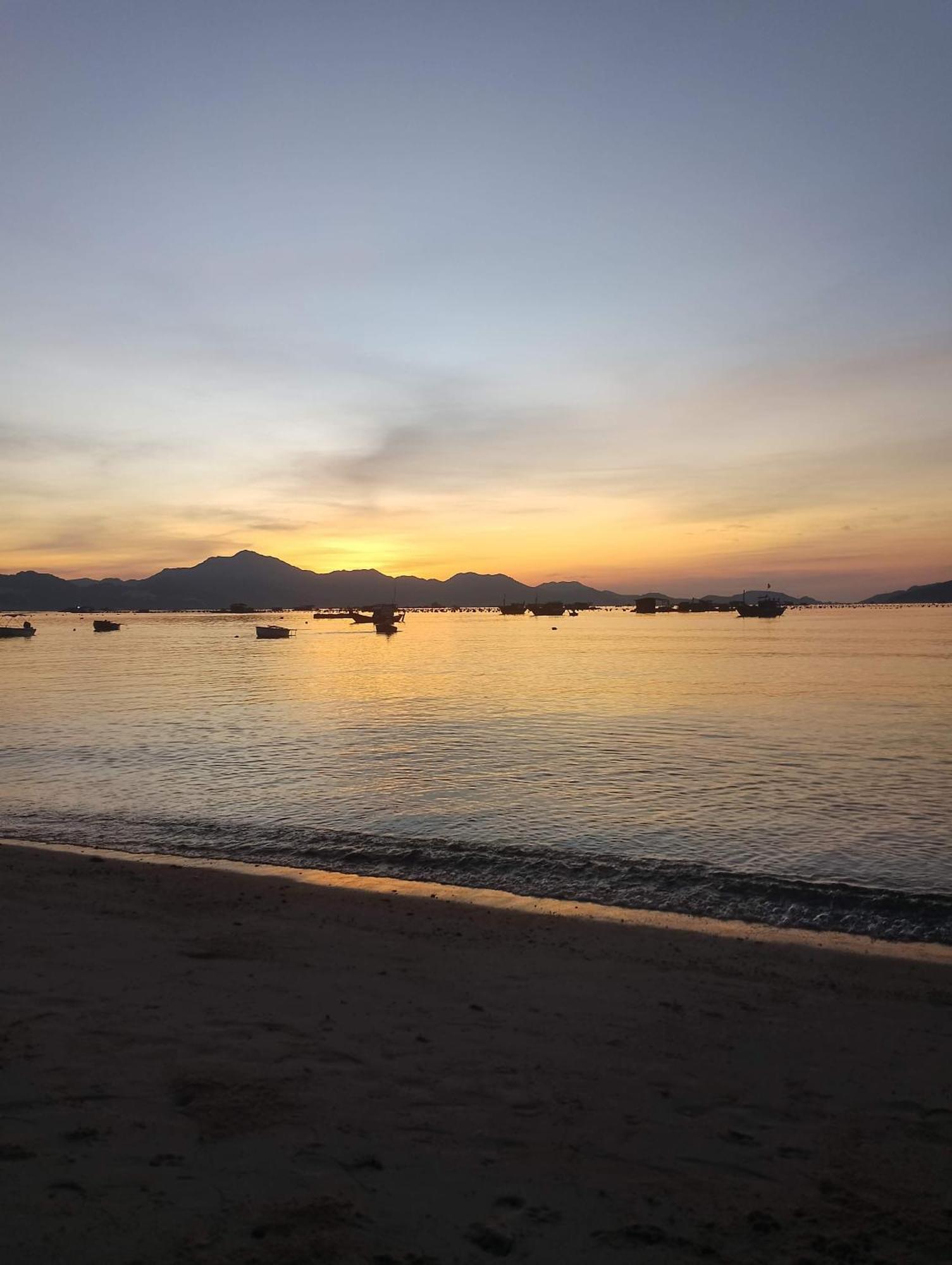 The Sunrise Anh Tu Hotel คัมรานห์ ภายนอก รูปภาพ