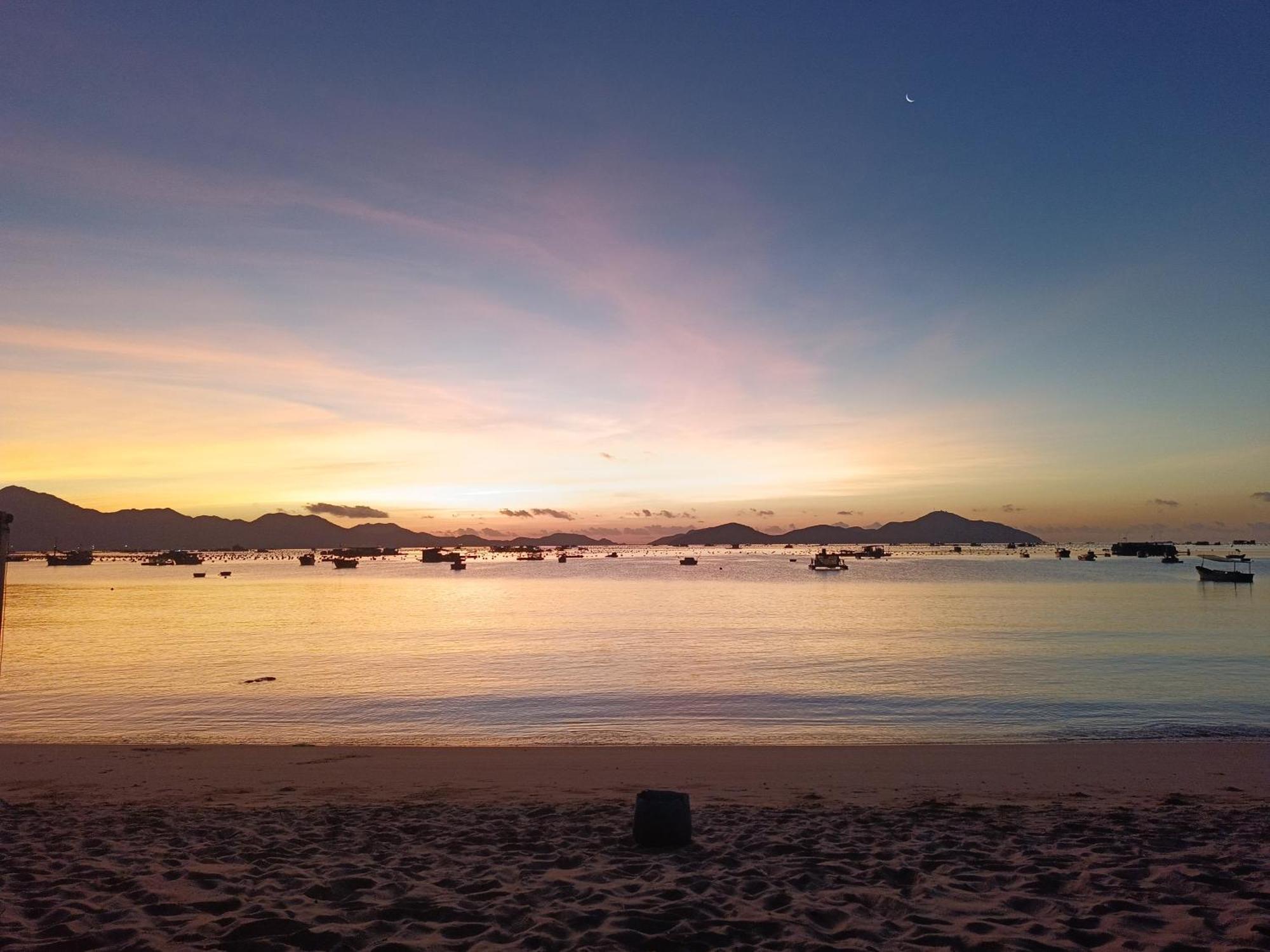 The Sunrise Anh Tu Hotel คัมรานห์ ภายนอก รูปภาพ