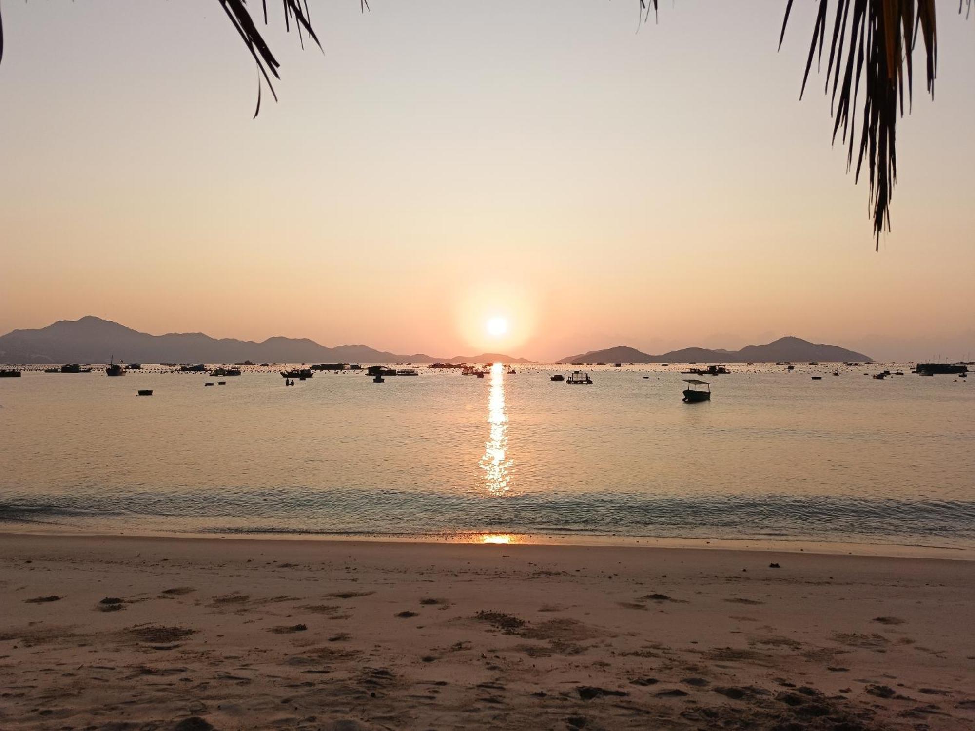 The Sunrise Anh Tu Hotel คัมรานห์ ภายนอก รูปภาพ